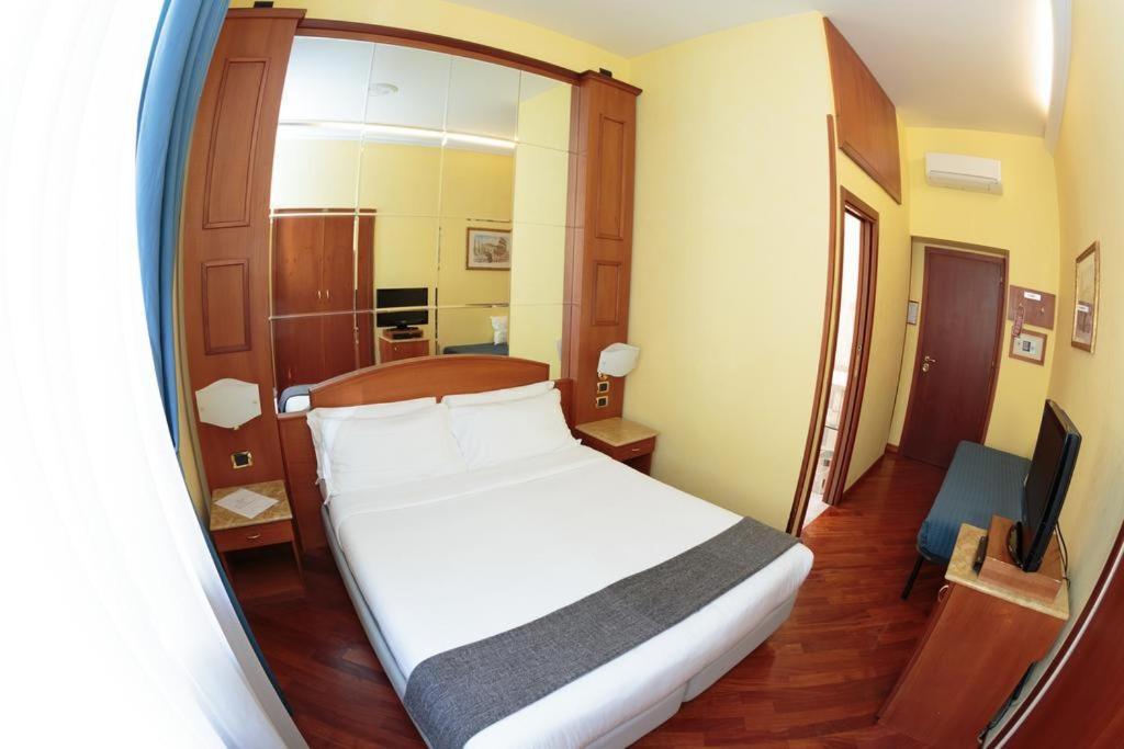 3rd floor 69 manin street Hotel Rome Buitenkant foto