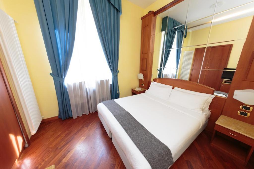 3rd floor 69 manin street Hotel Rome Buitenkant foto