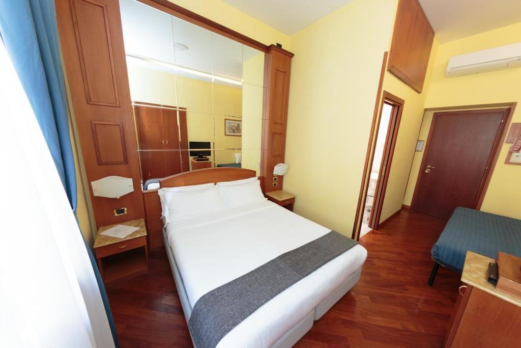 3rd floor 69 manin street Hotel Rome Buitenkant foto