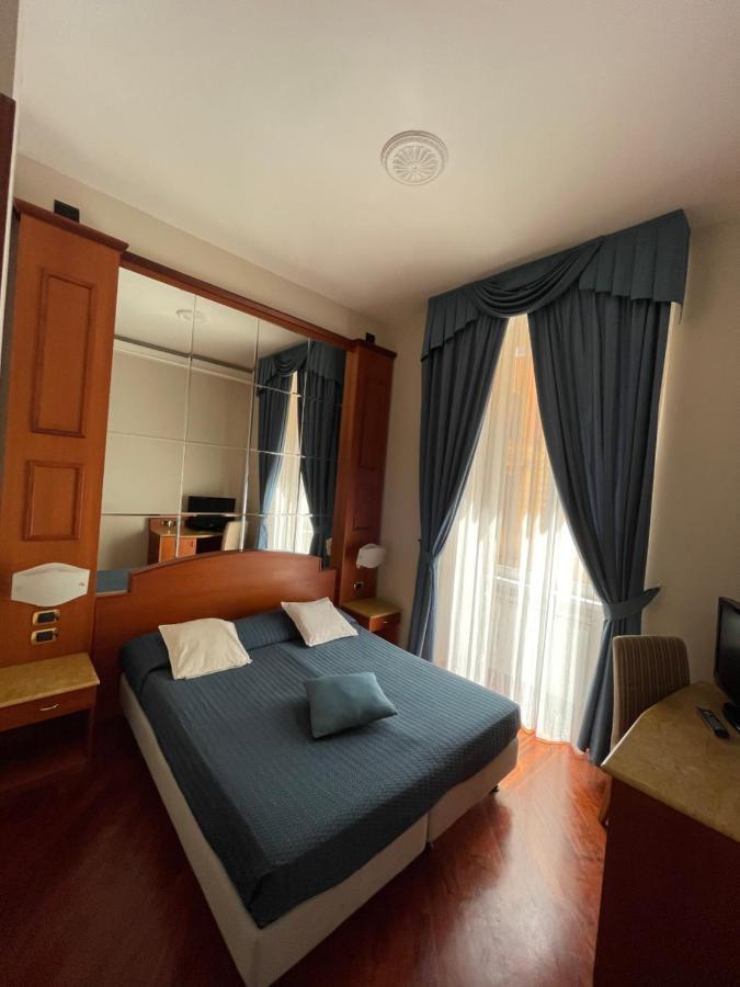 3rd floor 69 manin street Hotel Rome Buitenkant foto